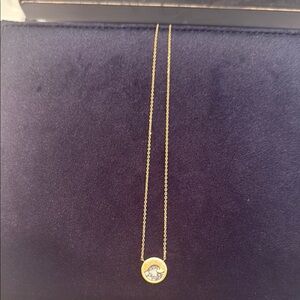 Elegant Gold Pendant Necklace